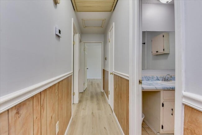 Building Photo - 3823 Fairington Dr