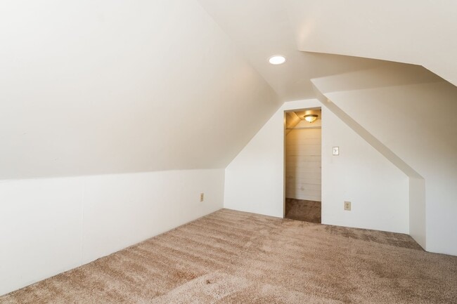 Building Photo - 2127 Harrison Ave