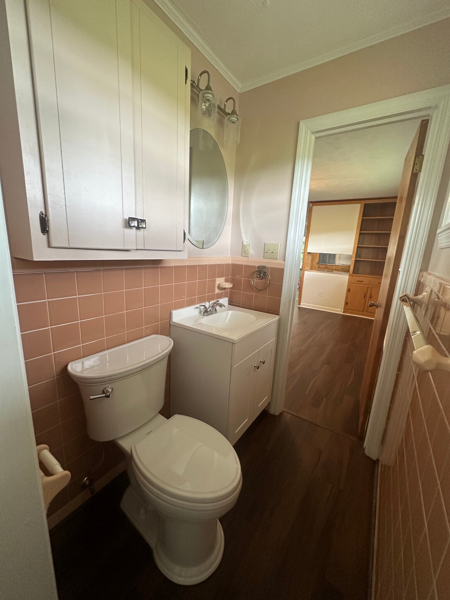 1/2 Bath - 3610 Warrensburg Rd