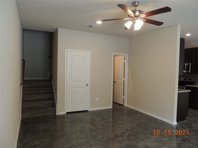 Building Photo - 615 Hayman St