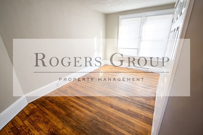 Building Photo - #391*** - 816-818 Nicholas St Duplex