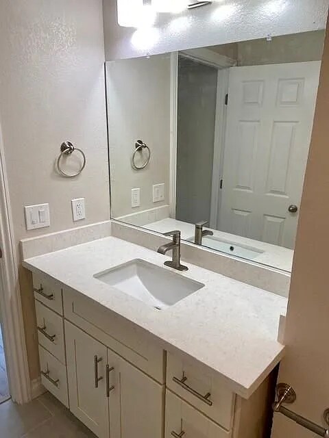 Building Photo - 1251 W Mc Kinley Ave