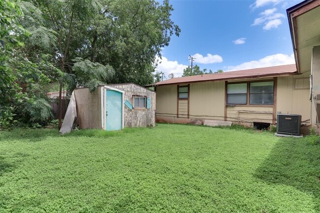 Building Photo - 2509 Sumac Ln