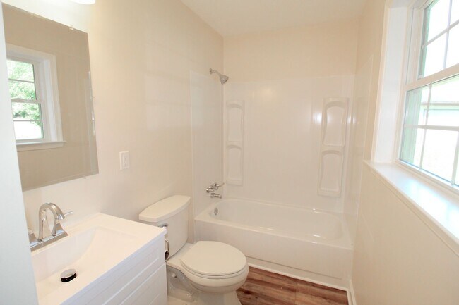 Building Photo - Stunning Home with Breathtaking Blue Ridge Mountain Views!   3 Bedrooms | 2 Baths