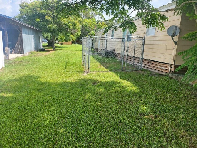 Building Photo - 1634 Dolphin Dr