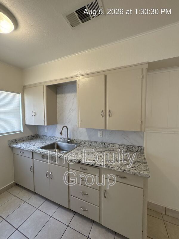 Building Photo - 324 S Crespi Ave