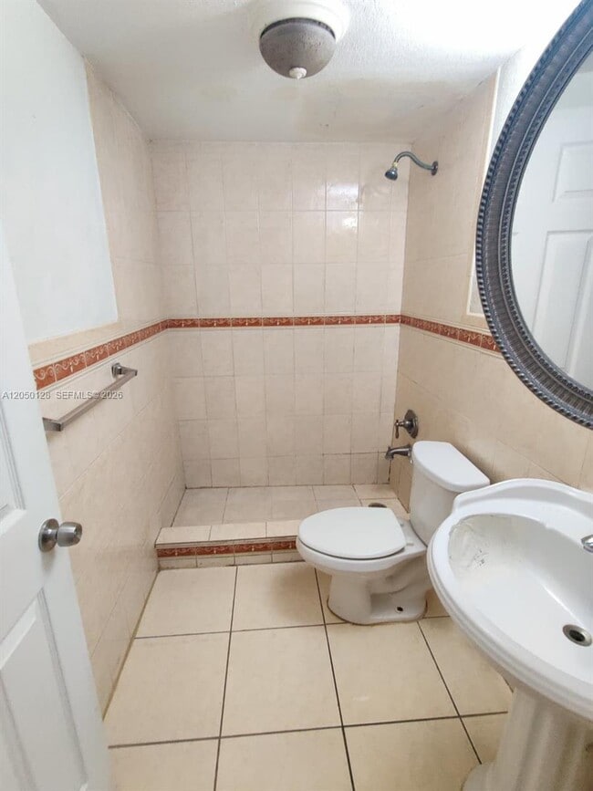 Building Photo - 5705 W 20th Ave
