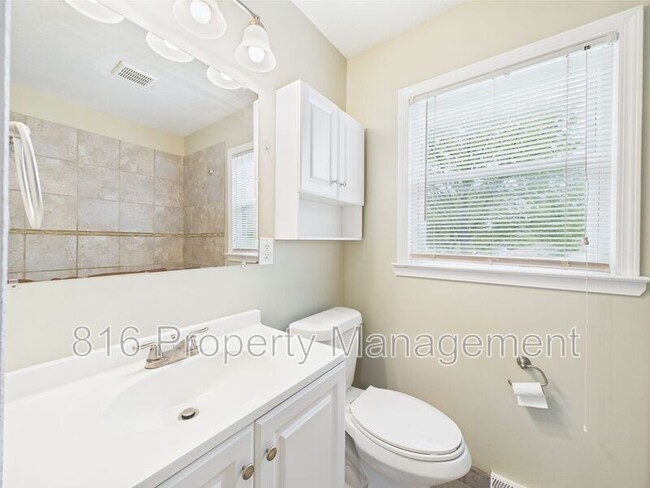 Building Photo - 10525 Skiles Ave