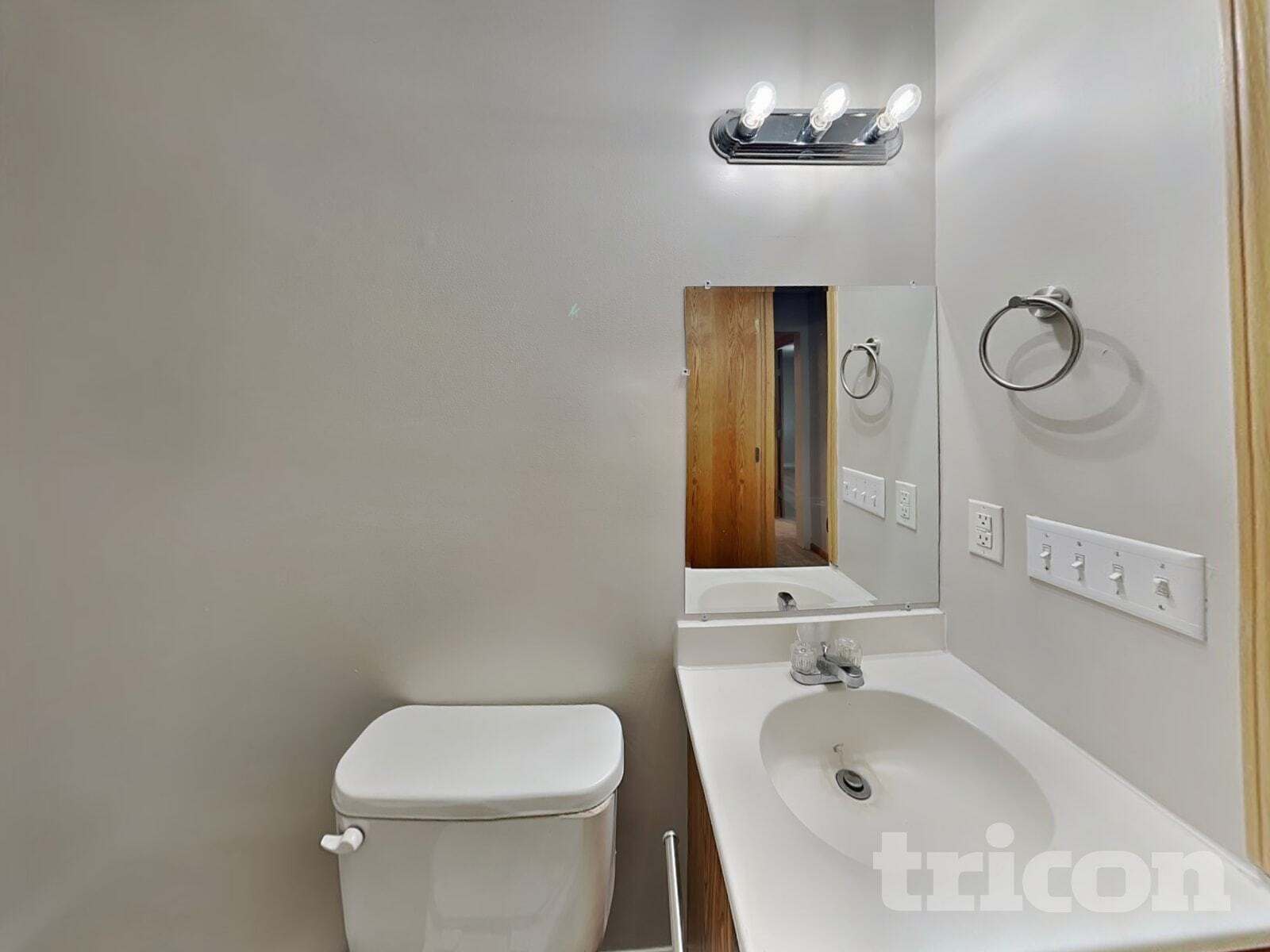 Building Photo - 1500 Powell St N