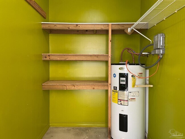 Building Photo - 7045 Weatherwood Dr