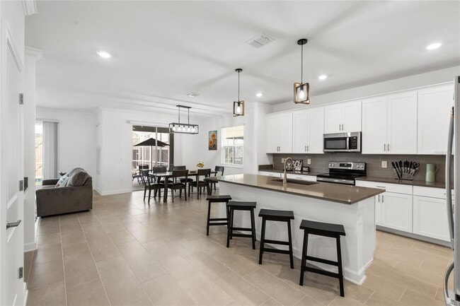 Building Photo - 8931 Takeaway Wy