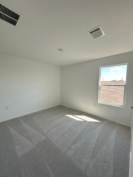 Building Photo - 1045 Graham Bnd
