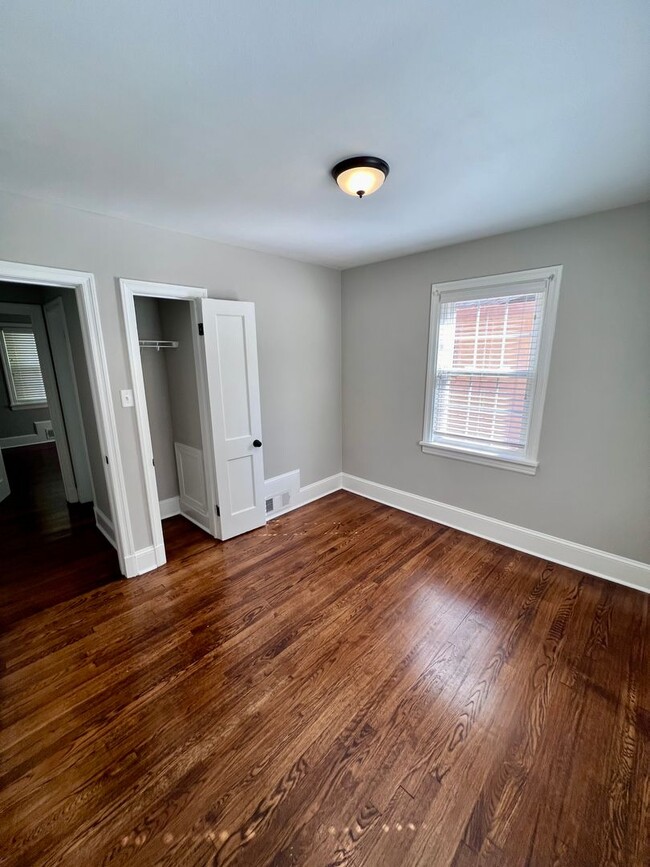 Building Photo - Stunning Three Bedroom on Patterson Ave! A...