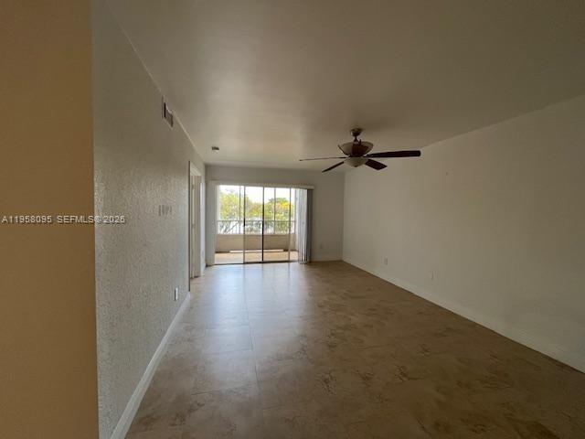 Building Photo - 2880 N Oakland Forest Dr