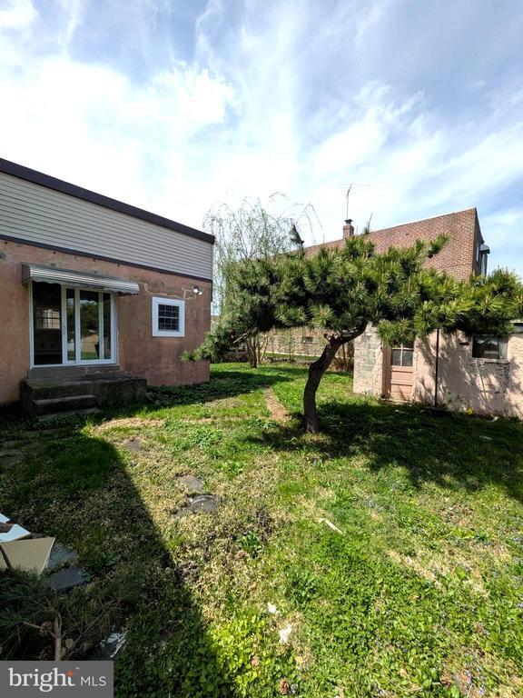 Building Photo - 7524 Whitaker Ave