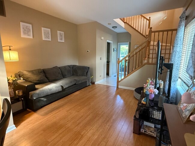 Building Photo - 2717 Glenwood Ct