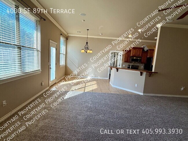 Building Photo - 4000 SE 89th Terrace