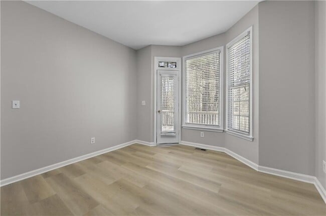 Building Photo - 137 Towne Park Dr