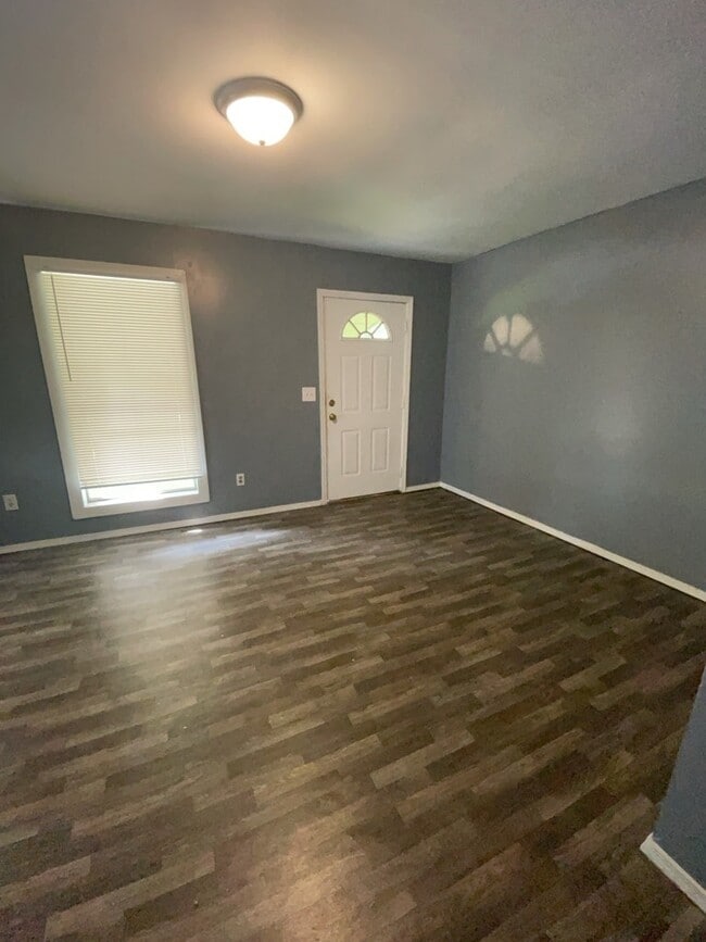 Building Photo - 310 Creston Ave