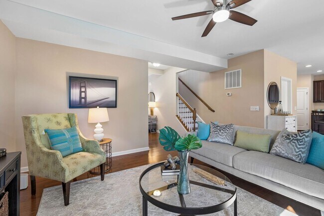 Building Photo - Charming and move-in ready 3-bedroom, 2.5-bath home