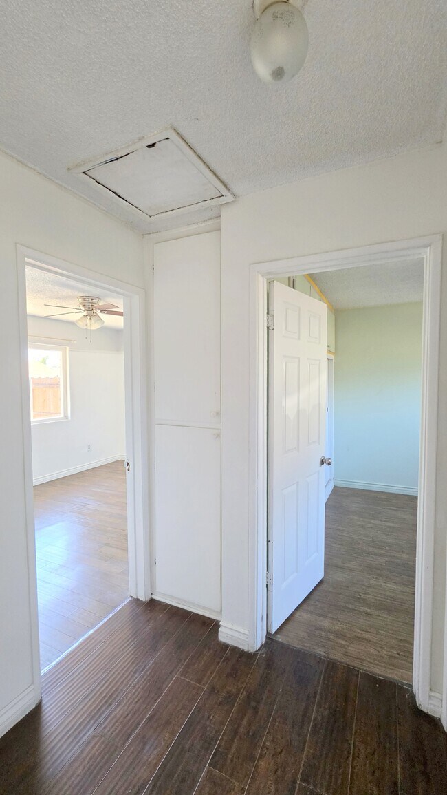 Building Photo - 124 N 12th Ave