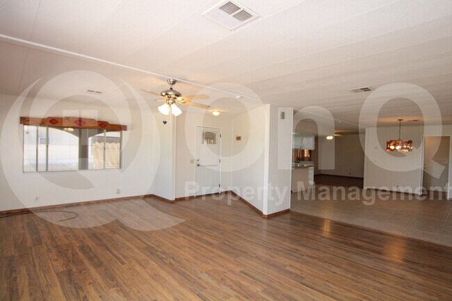 Building Photo - 8935 E Fairway Blvd