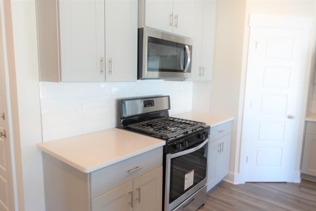 Building Photo - 100 Tramore Ln