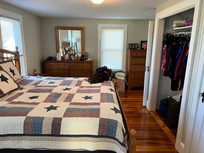 Building Photo - 2 East St