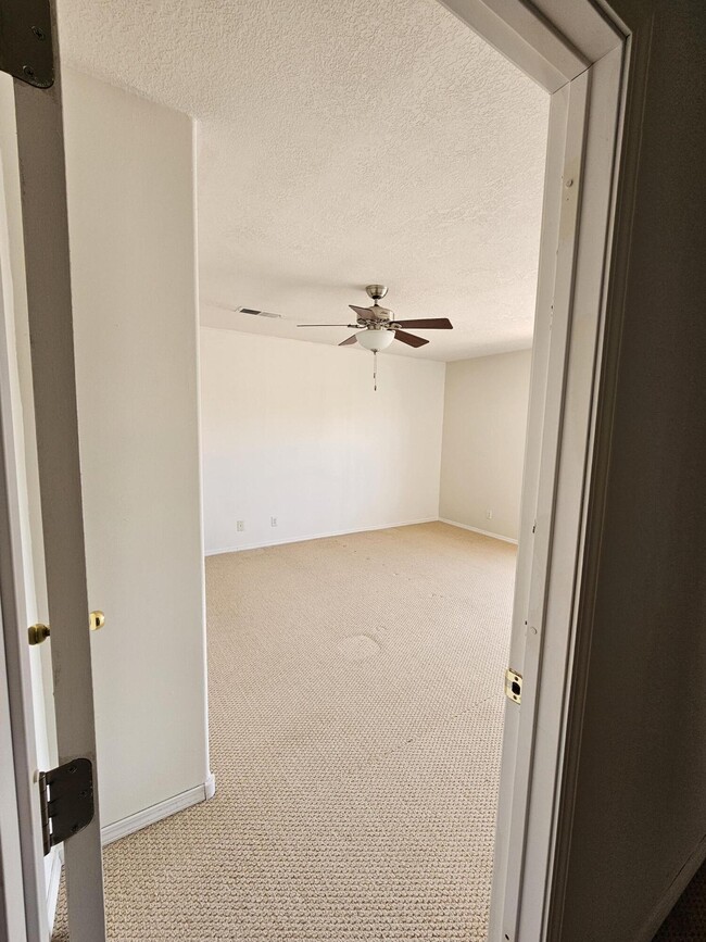 Building Photo - 5052 Westfield Dr NE