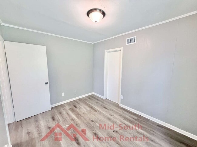 Building Photo - 1730 Tahiti Ln