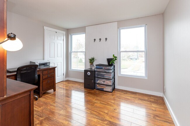 Building Photo - Spacious 4 Bedroom 3 Bath Home