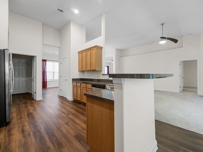 Building Photo - Spacious 4-Bedroom, 2 BA Ranch Home, 2 Car...