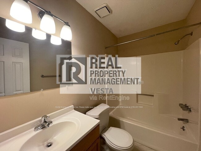 Building Photo - 402 Steeple Chase Rd