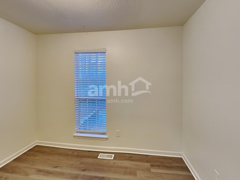 Building Photo - 154 Spring Creek Ct