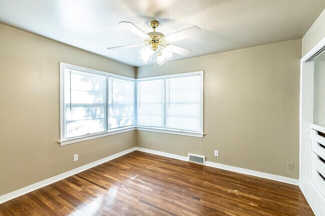 Building Photo - 3708 27th St