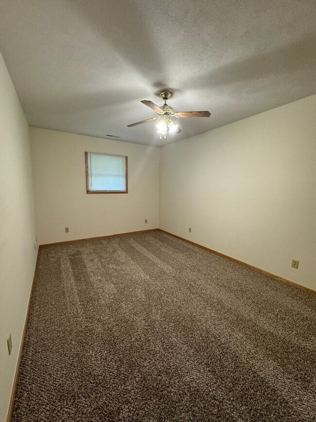 Building Photo - 892 Tremont St