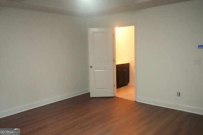 Building Photo - 726 Garbrooke Dr