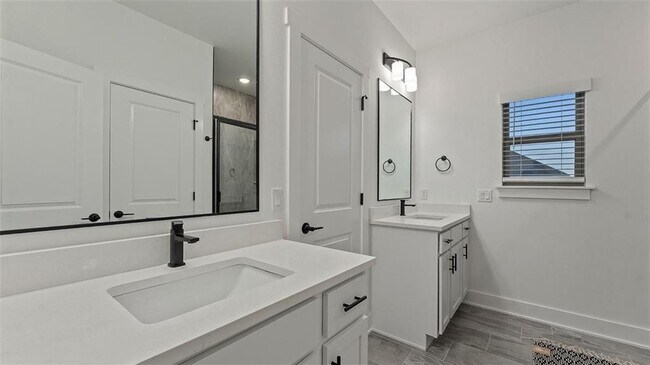 Building Photo - 123 N Banner Ave