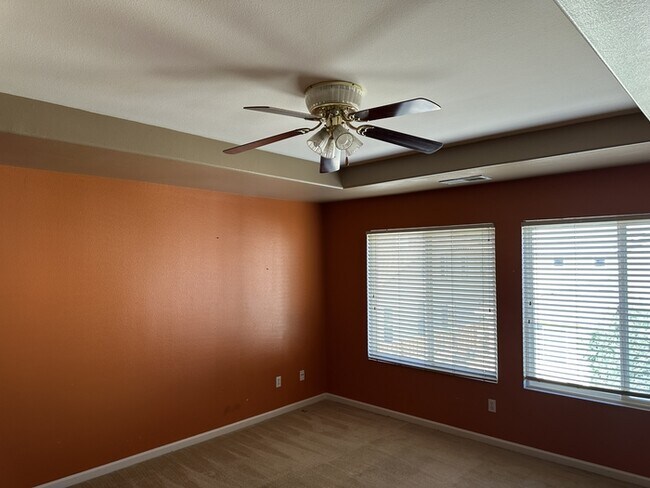Building Photo - Tracy Beautiful home that comes with sizab...