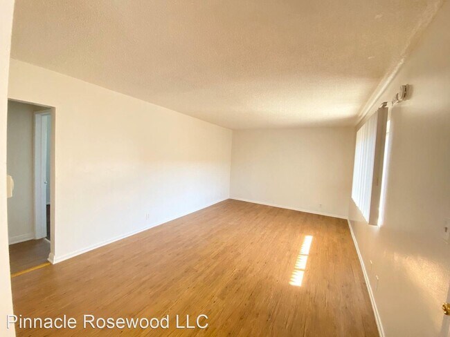 Building Photo - 4935 W 120th St