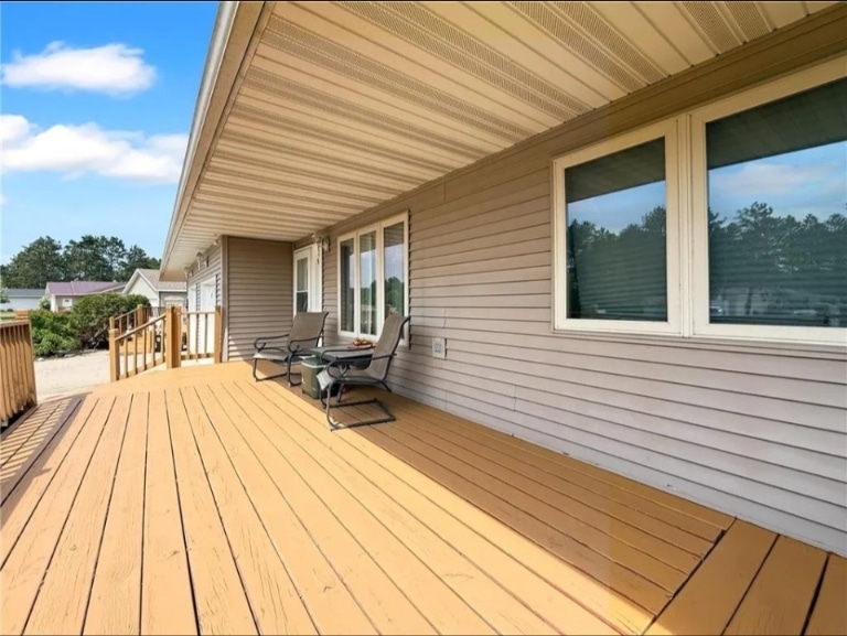 Huge front porch - 1012 Patricia Ln NW