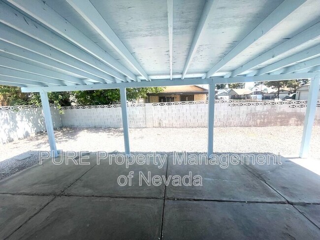 Building Photo - 724 Taft Ct