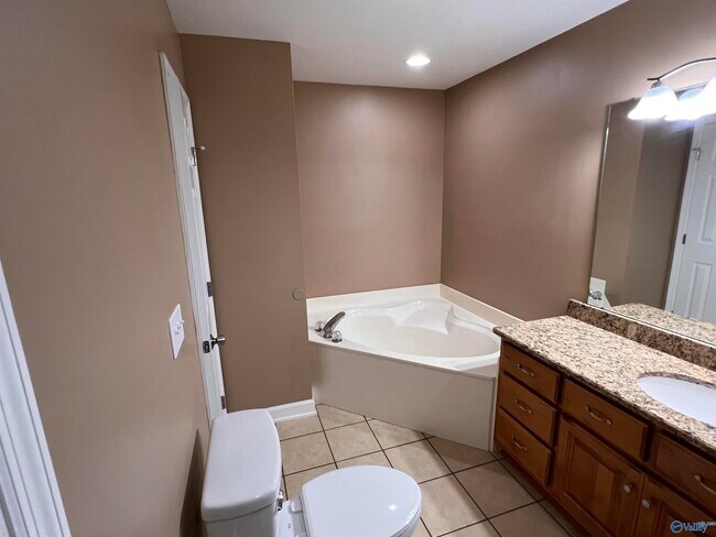 Building Photo - 110 Tudor Pl