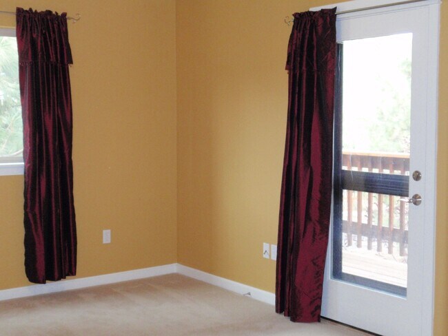 Building Photo - Two Story Home in the Riverstone Community
