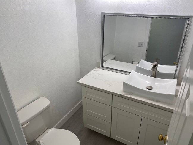 Building Photo - Stunning & REMODELED! 2-Story, 3Bedroom an...