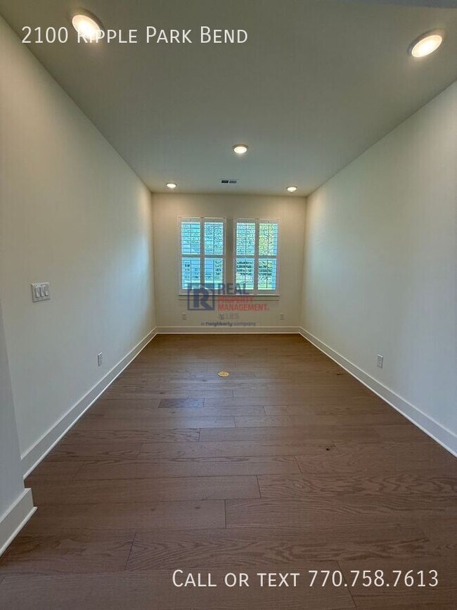 Building Photo - 2100 Ripple Pk Bnd