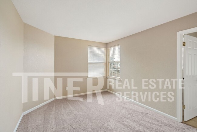 Building Photo - Spacious and Modern 4 Bedroom Elk Grove Ho...