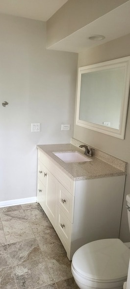 Building Photo - 1500 W Touhy Ave