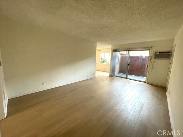 Building Photo - 5167 Yarmouth Ave