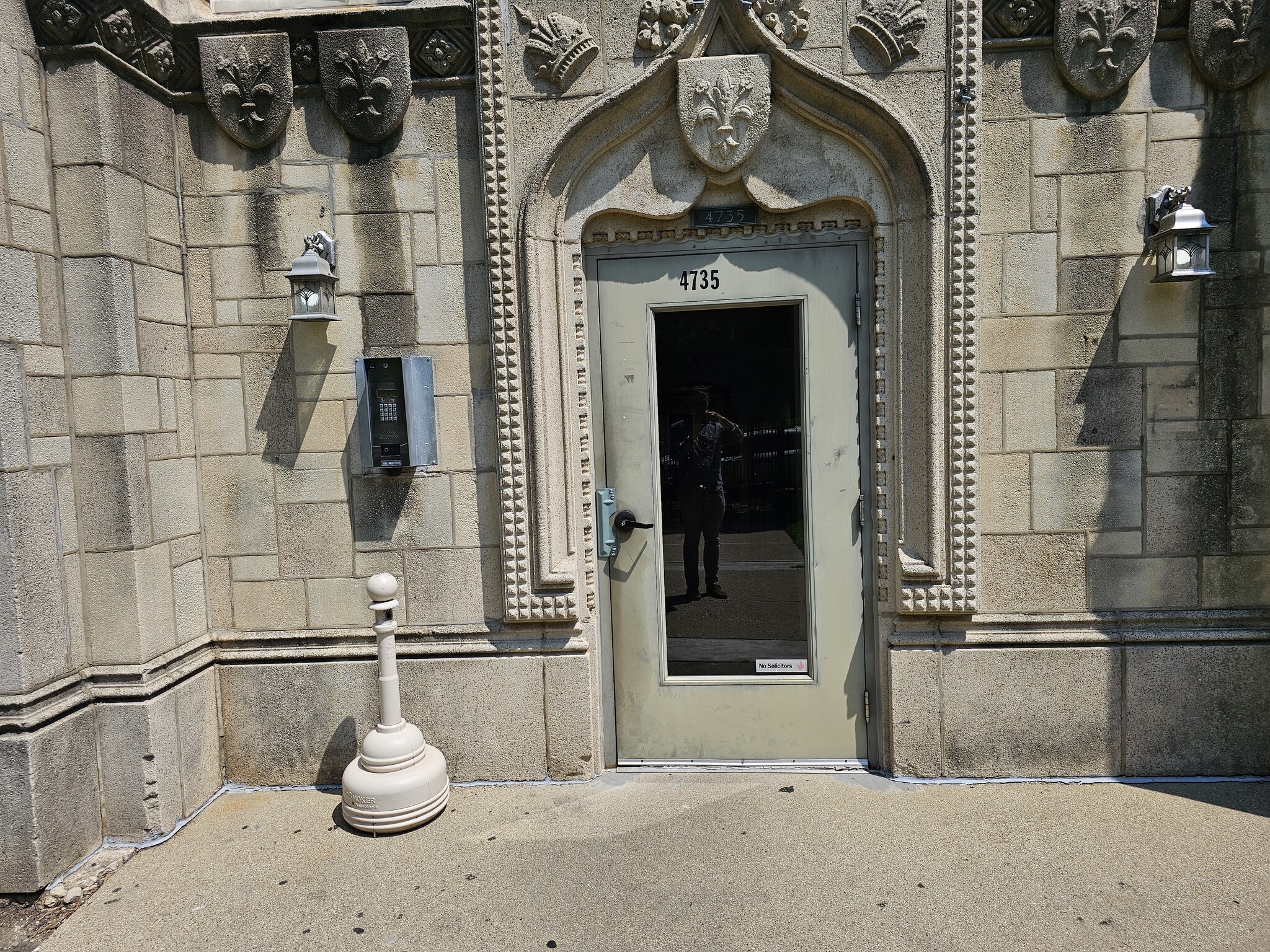 Building Photo - 4725 N Beacon St